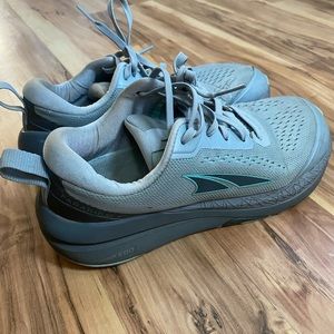 Womens Altra guide rail running shoe size 8.5